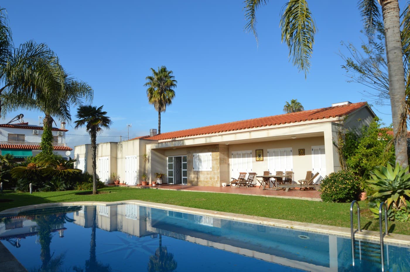 Chalet de 4 habitaciones en Vinaròs en venta con piscina garaje - 480.000 € (Ref: 9484977)