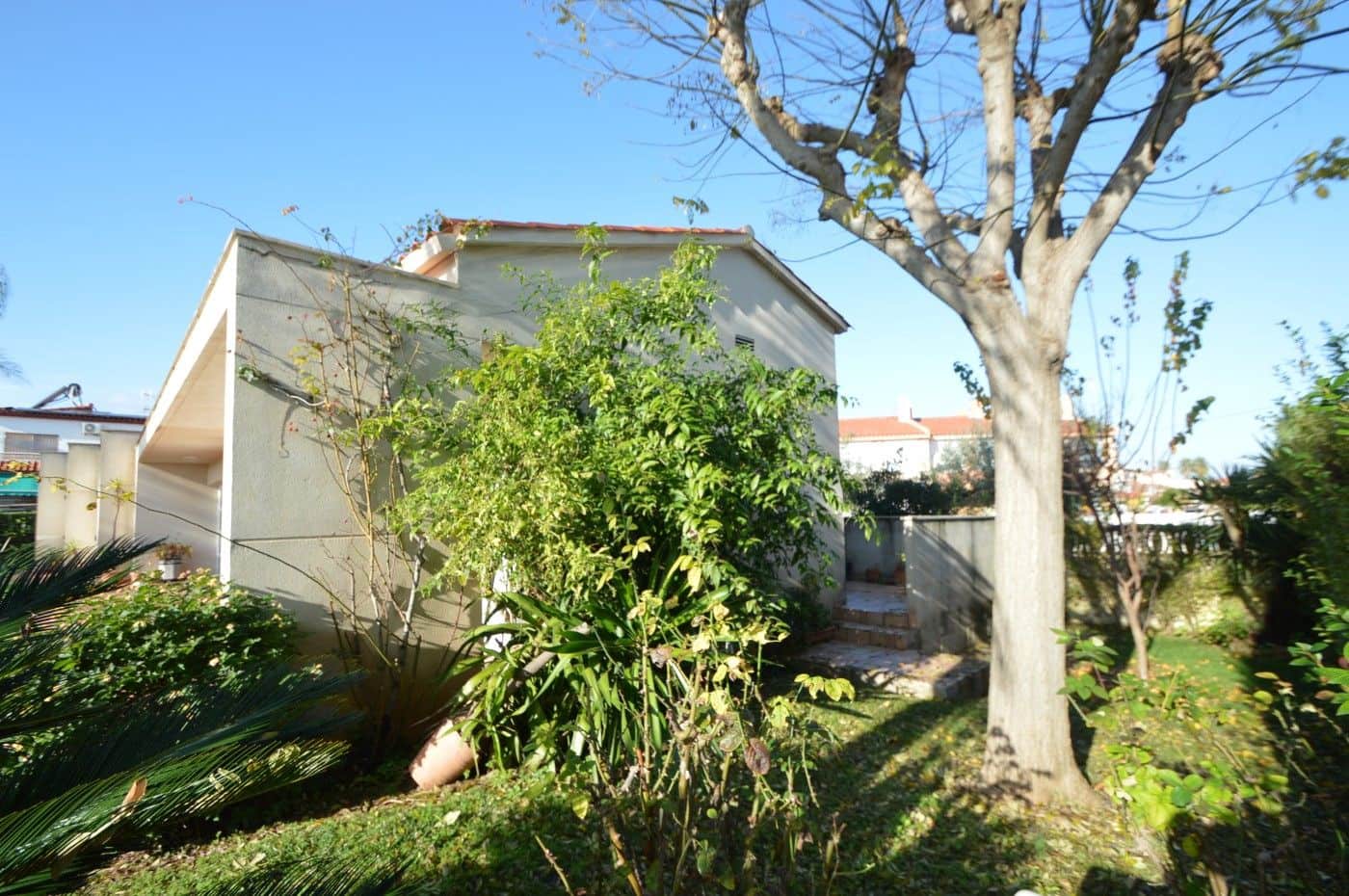 Chalet de 4 habitaciones en Vinaròs en venta con piscina garaje - 480.000 € (Ref: 9484977)