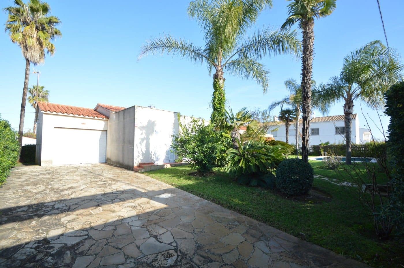 Chalet de 4 habitaciones en Vinaròs en venta con piscina garaje - 480.000 € (Ref: 9484977)