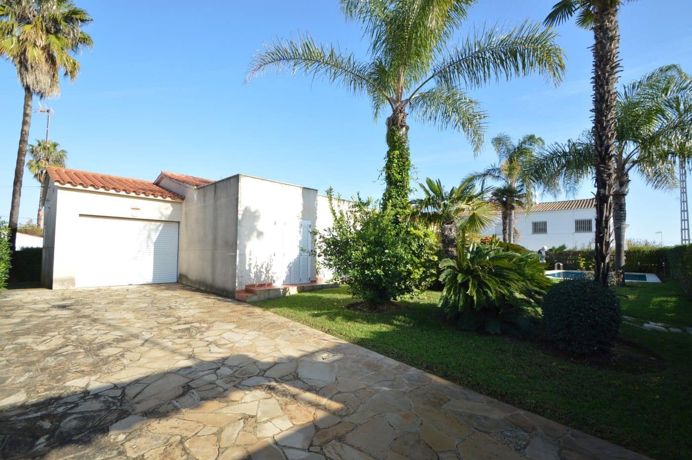 Chalet de 4 habitaciones en Vinaròs en venta con piscina garaje - 480.000 € (Ref: 9484977)