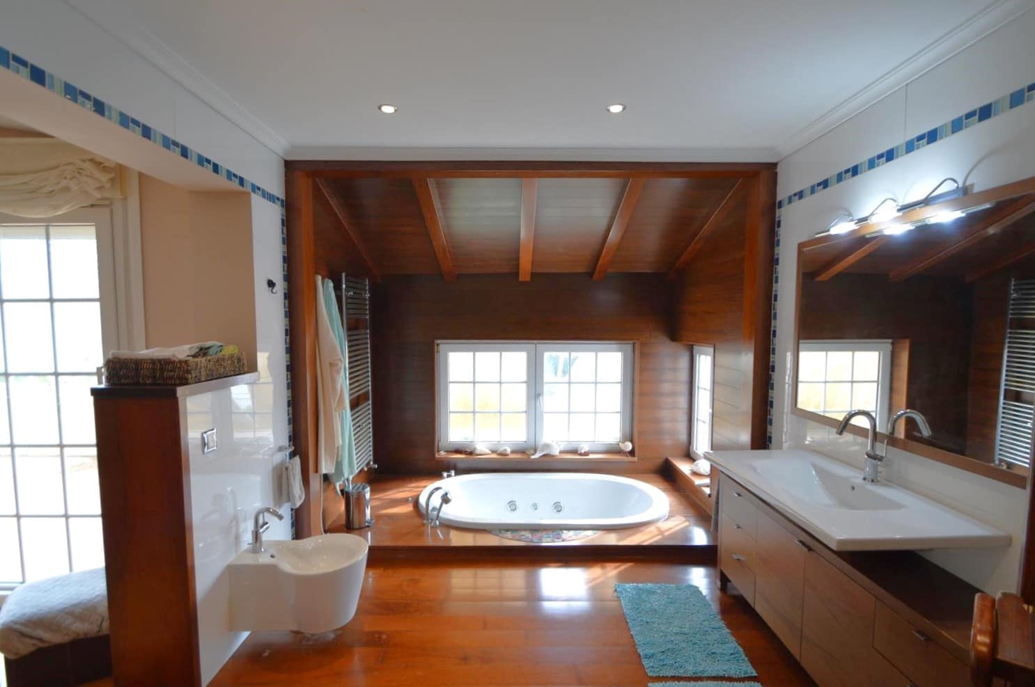 4 bedroom Villa for sale in Vinaros with pool - € 530,000 (Ref: 9563728)