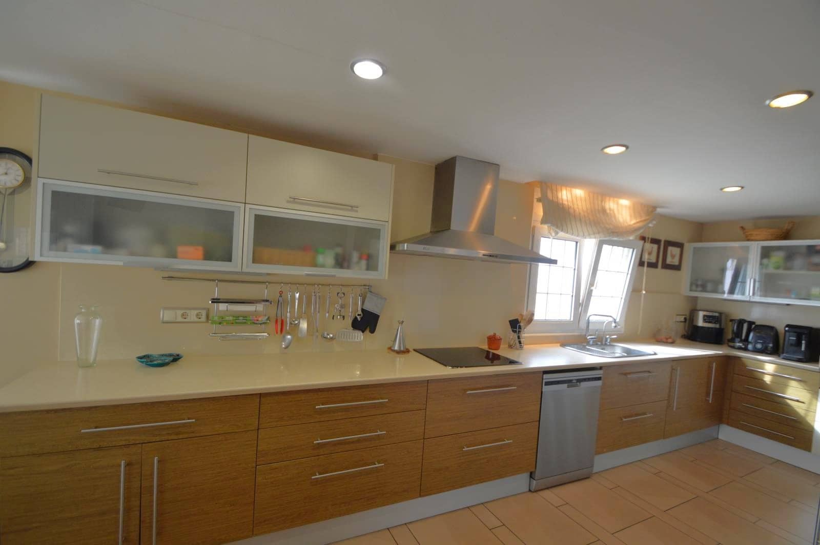 4 bedroom Villa for sale in Vinaros with pool - € 530,000 (Ref: 9563728)