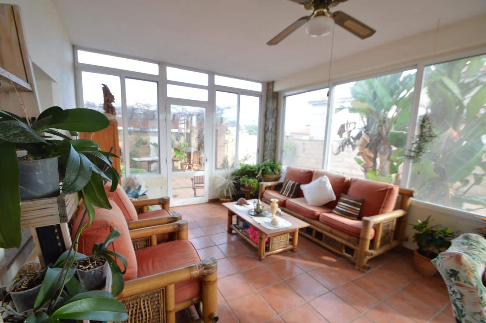 4 bedroom Villa for sale in Vinaros with pool - € 530,000 (Ref: 9563728)