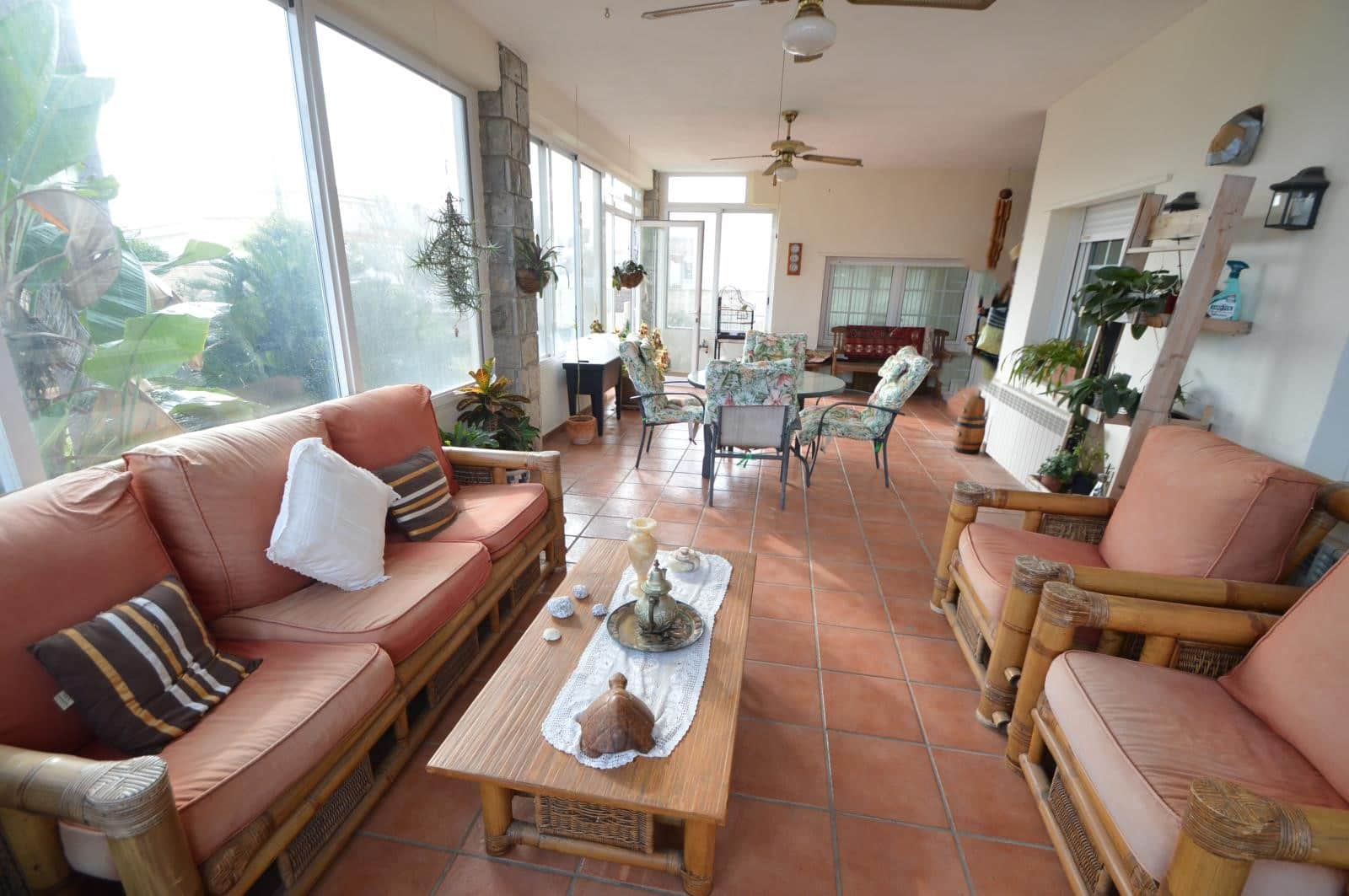 4 bedroom Villa for sale in Vinaros with pool - € 530,000 (Ref: 9563728)