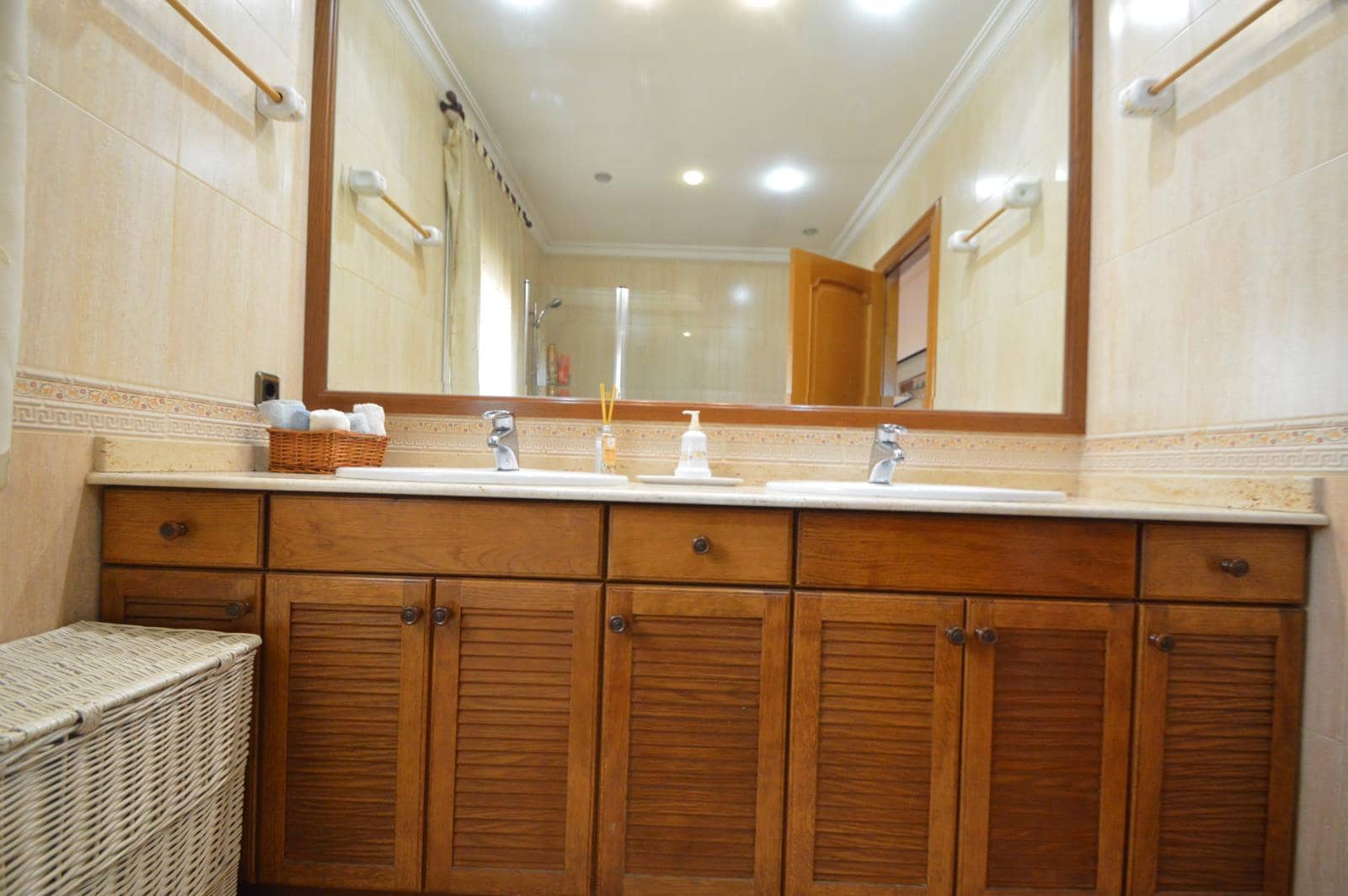 4 bedroom Villa for sale in Vinaros with pool - € 530,000 (Ref: 9563728)