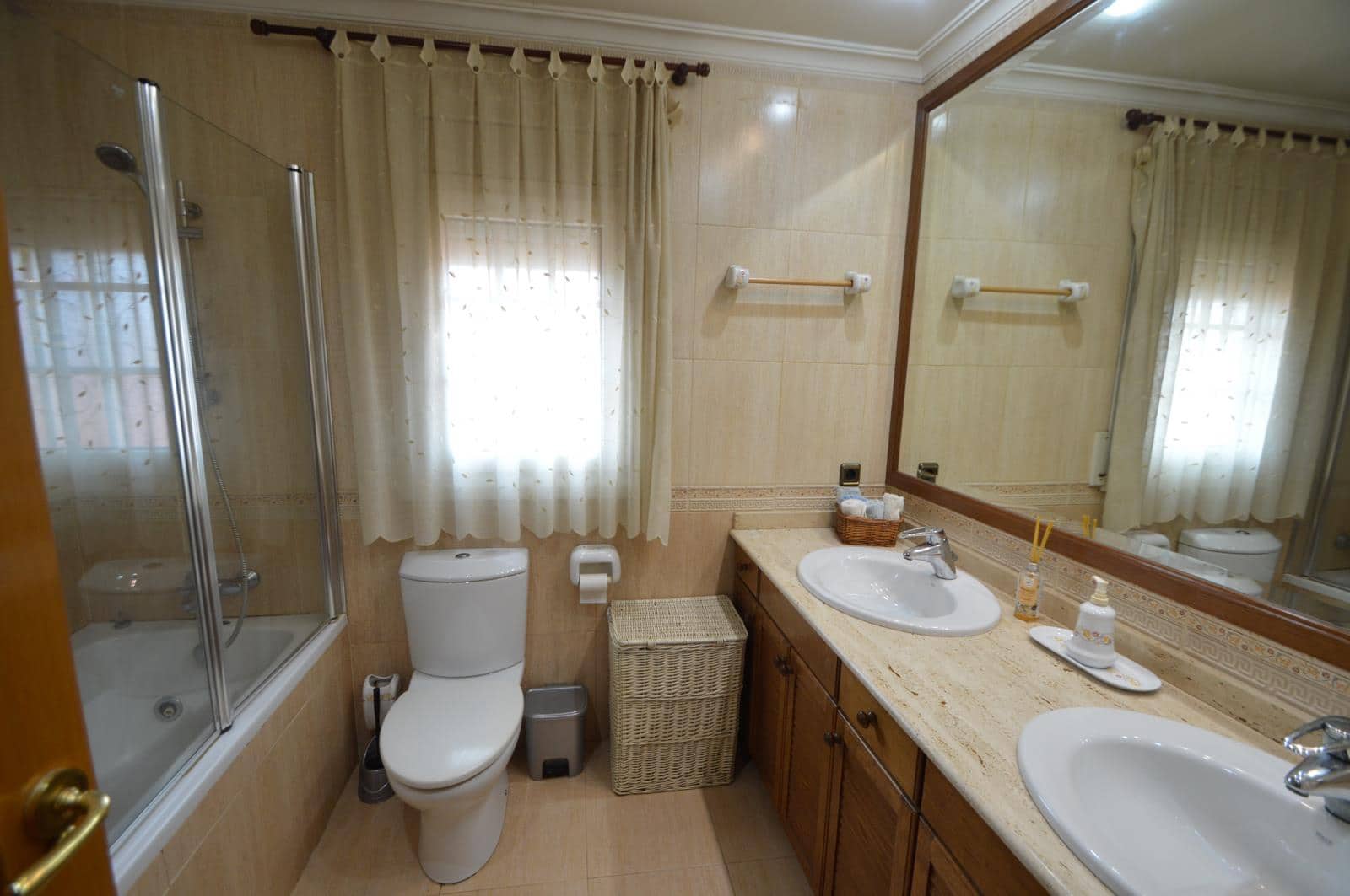 4 bedroom Villa for sale in Vinaros with pool - € 530,000 (Ref: 9563728)