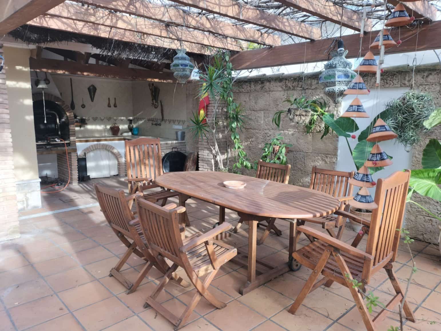 4 bedroom Villa for sale in Vinaros with pool - € 530,000 (Ref: 9563728)