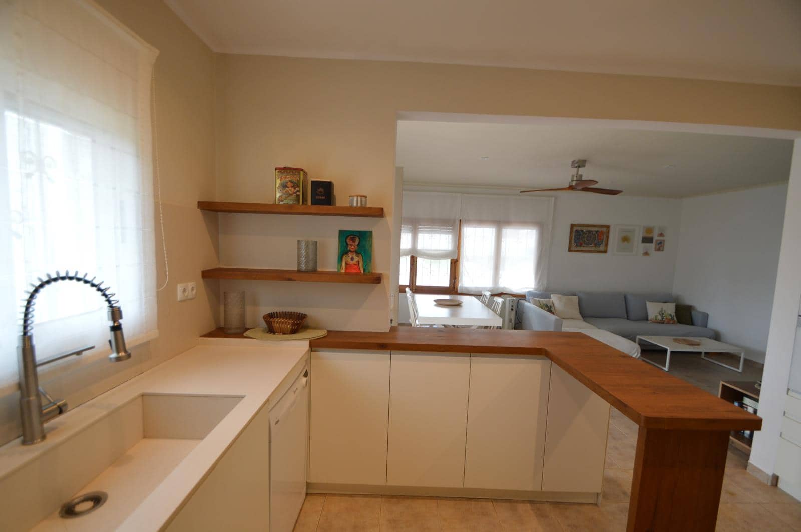 4 makuuhuone Huvila myytävänä paikassa Vinaros mukana 
autotalli - 360 000 € (Ref: 9566730)