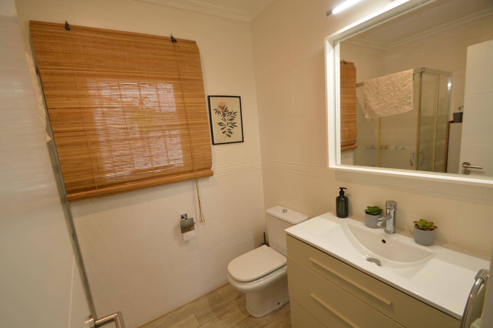 4 makuuhuone Huvila myytävänä paikassa Vinaros mukana 
autotalli - 360 000 € (Ref: 9566730)