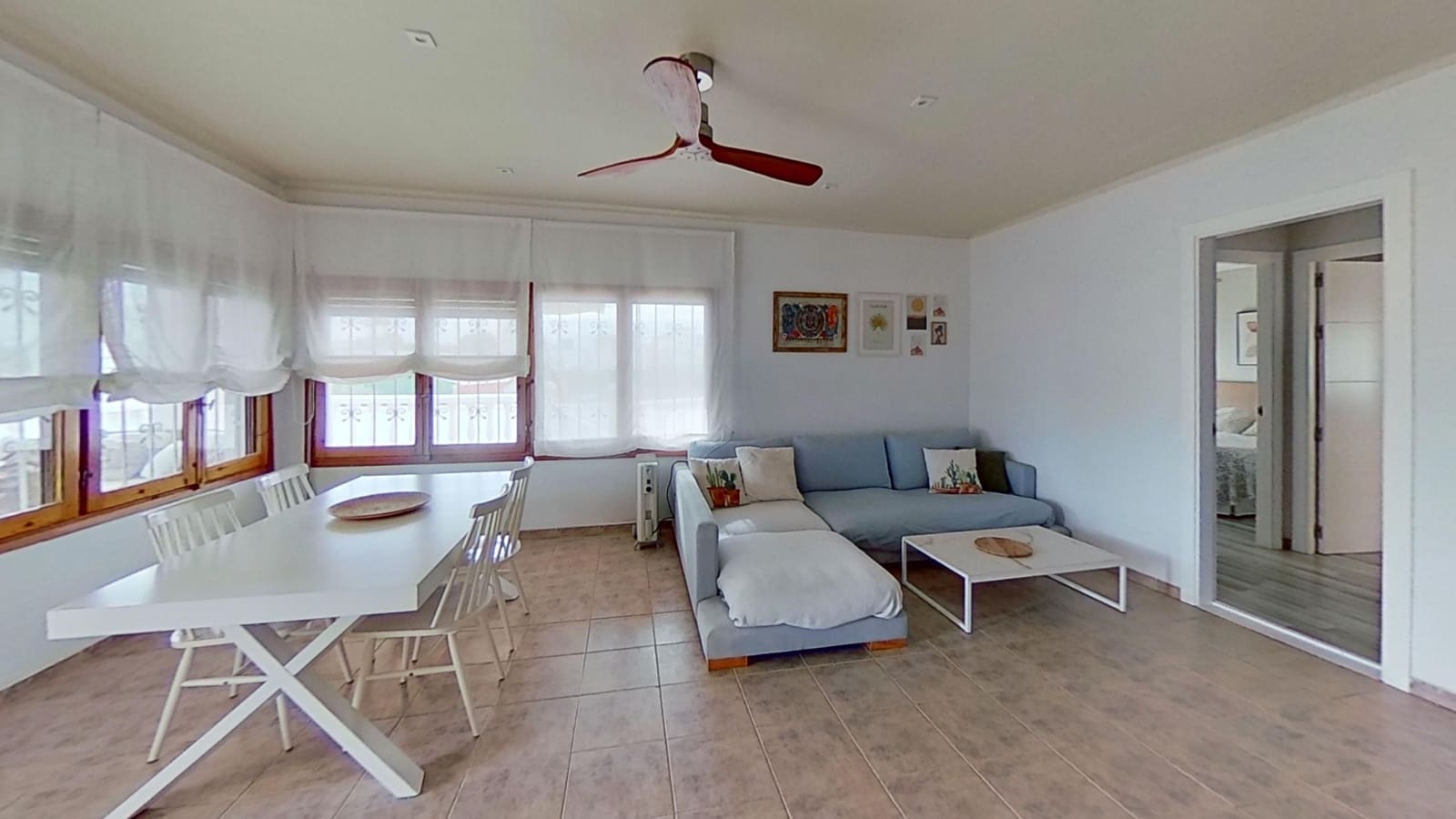 4 makuuhuone Huvila myytävänä paikassa Vinaros mukana 
autotalli - 360 000 € (Ref: 9566730)