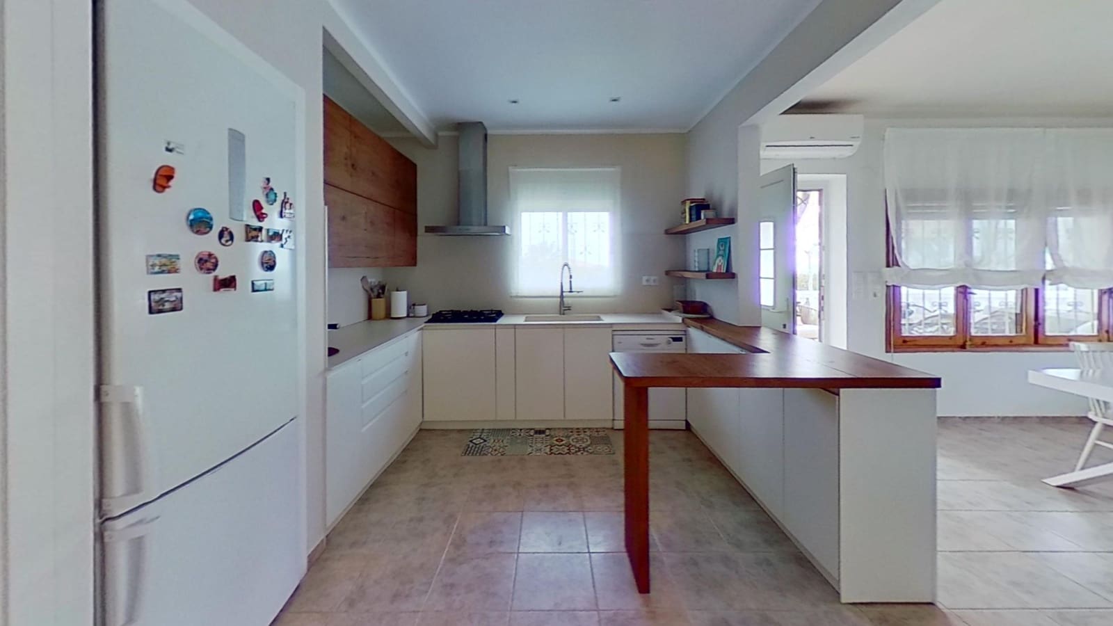 4 makuuhuone Huvila myytävänä paikassa Vinaros mukana 
autotalli - 360 000 € (Ref: 9566730)