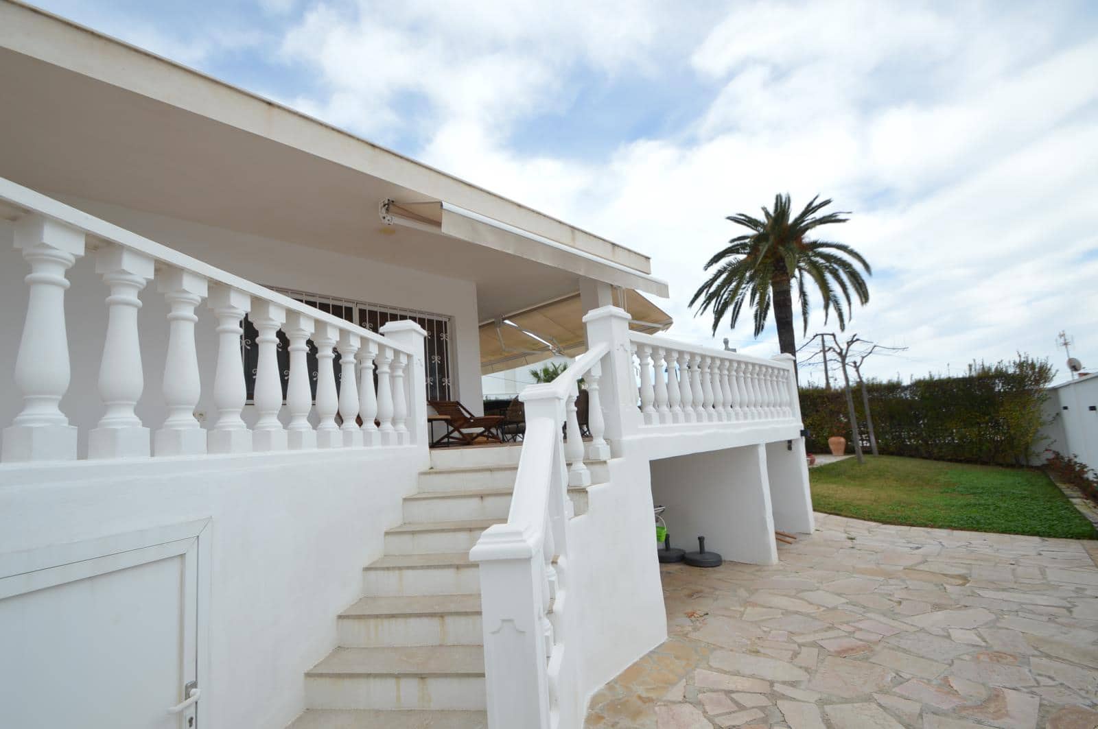 4 bedroom Villa for sale in Vinaros with garage - € 360,000 (Ref: 9566730)