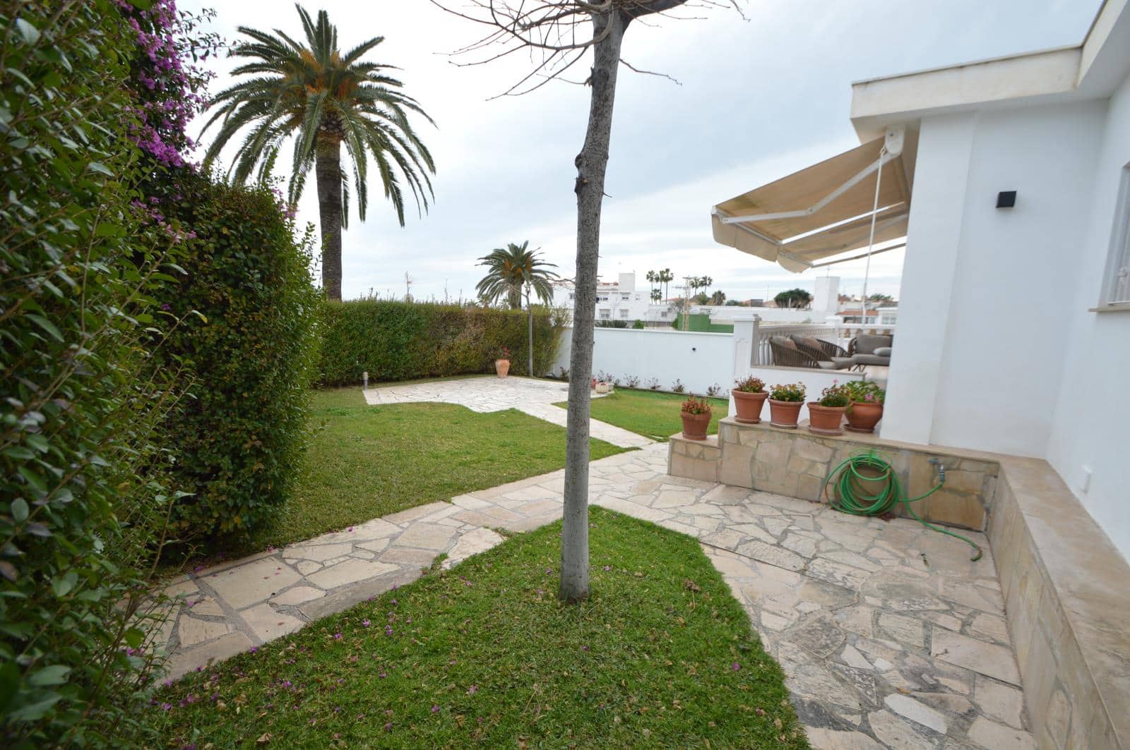 4 bedroom Villa for sale in Vinaros with garage - € 360,000 (Ref: 9566730)