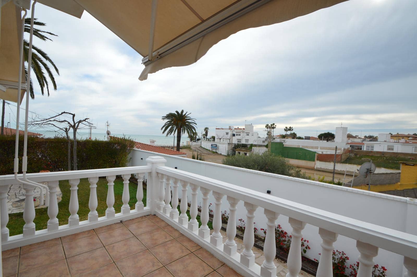 4 bedroom Villa for sale in Vinaros with garage - € 360,000 (Ref: 9566730)