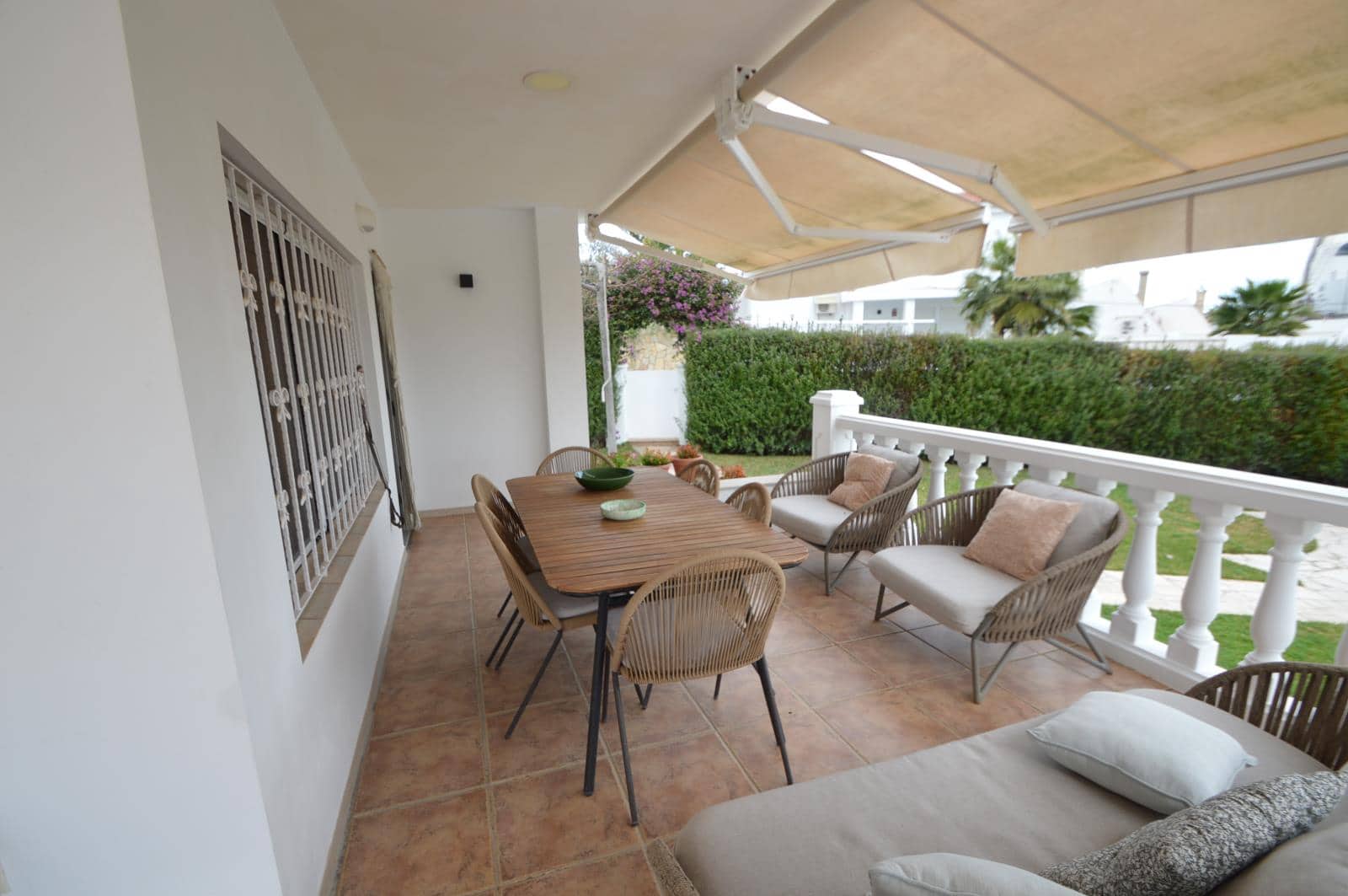 4 bedroom Villa for sale in Vinaros with garage - € 360,000 (Ref: 9566730)