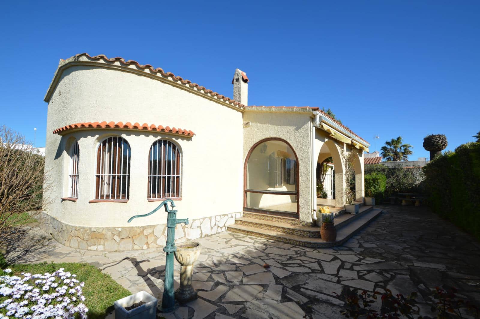 2 bedroom Villa for sale in Sant Jordi with garage - € 168,000 (Ref: 9715597)