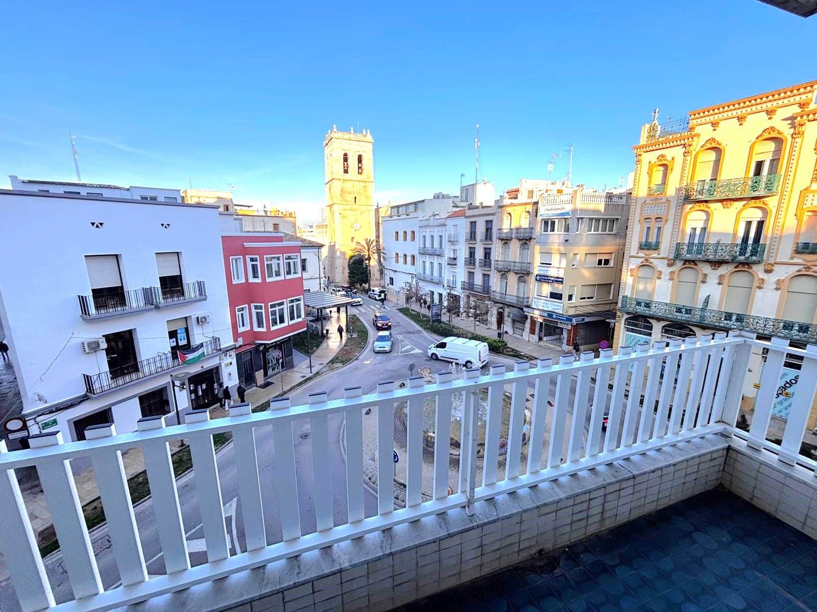 3 bedroom Flat for sale in Vinaros - € 120,000 (Ref: 9819559)