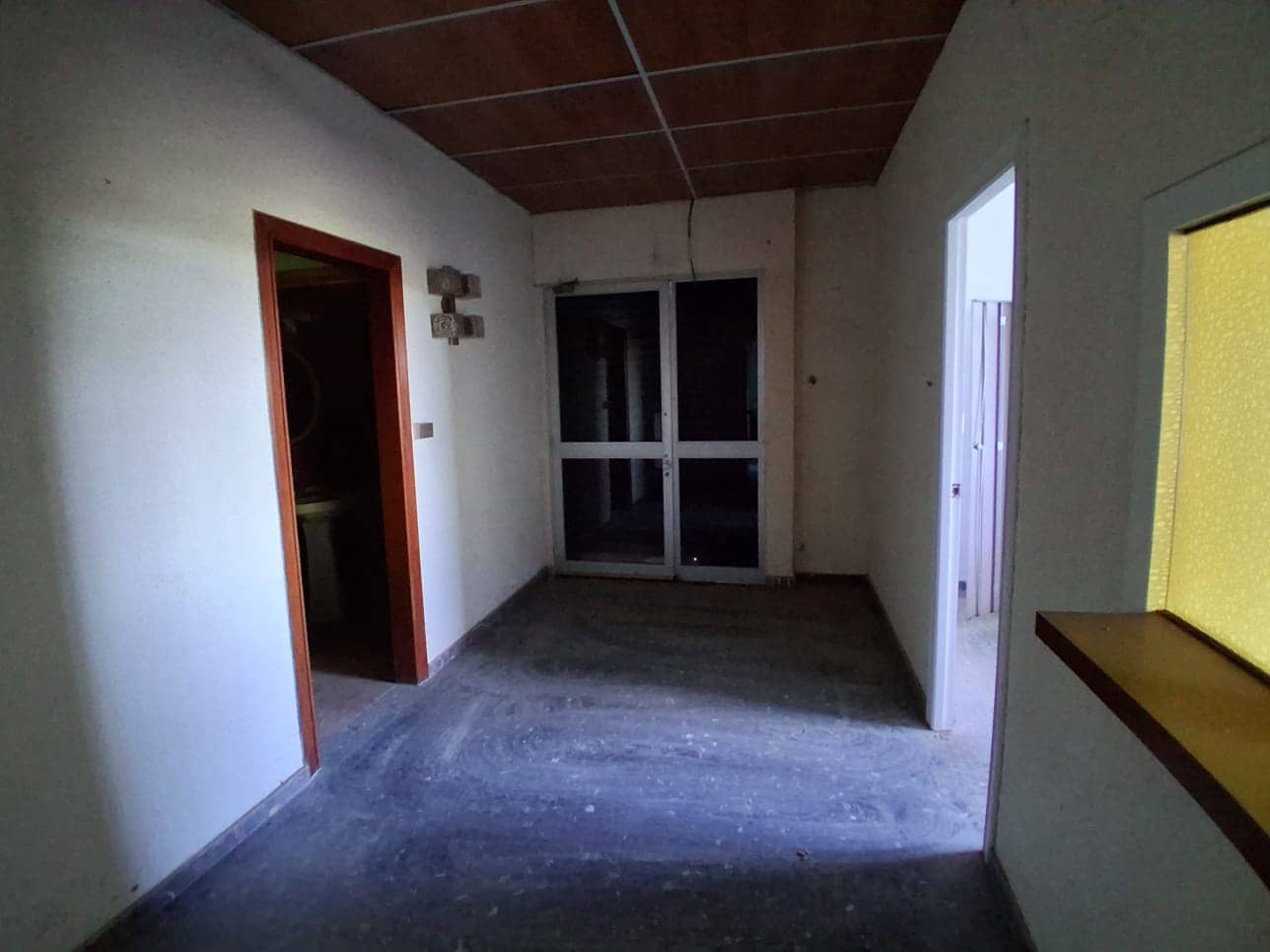 Commercial for rent in Vinaros with garage - € 700 (Ref: 9858424)