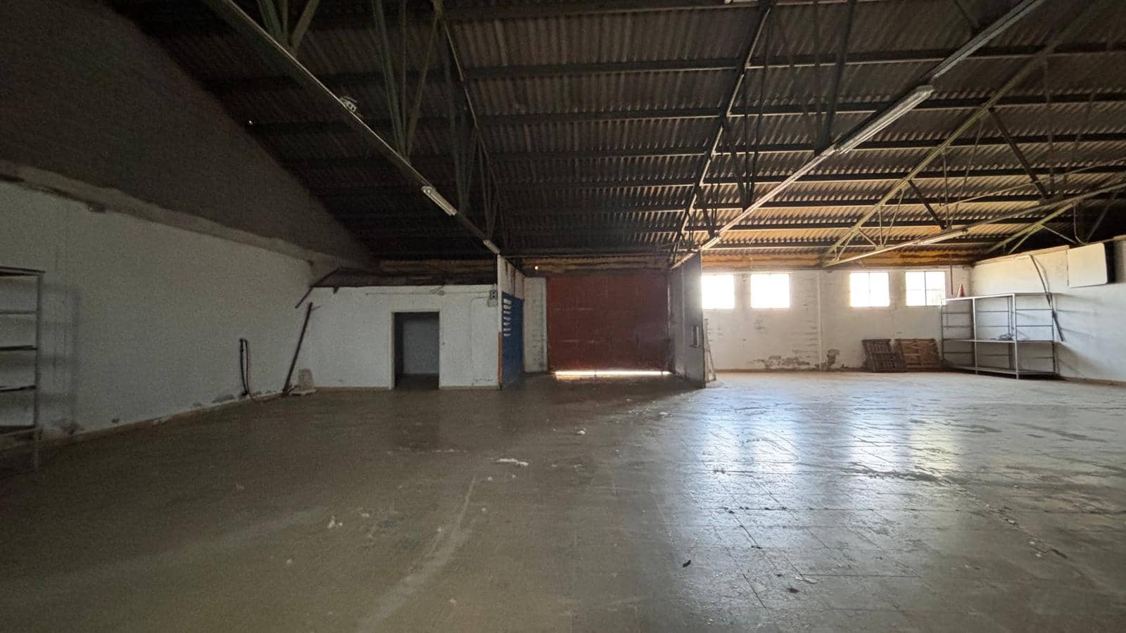 Commercial for rent in Vinaros with garage - € 700 (Ref: 9858424)