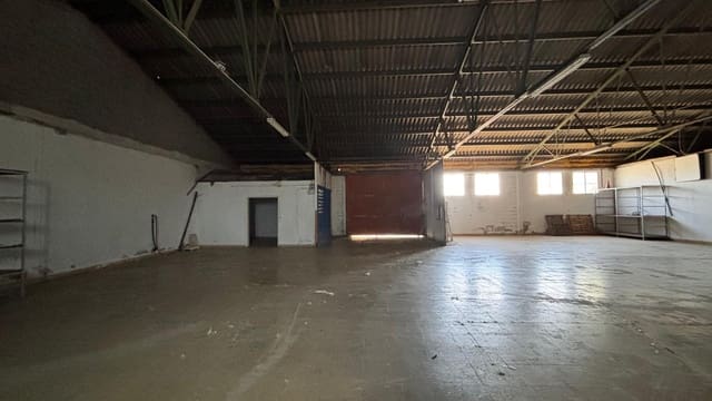 Local Commercial à louer à Vinaròs avec garage - 700 € (Ref: 9858424)