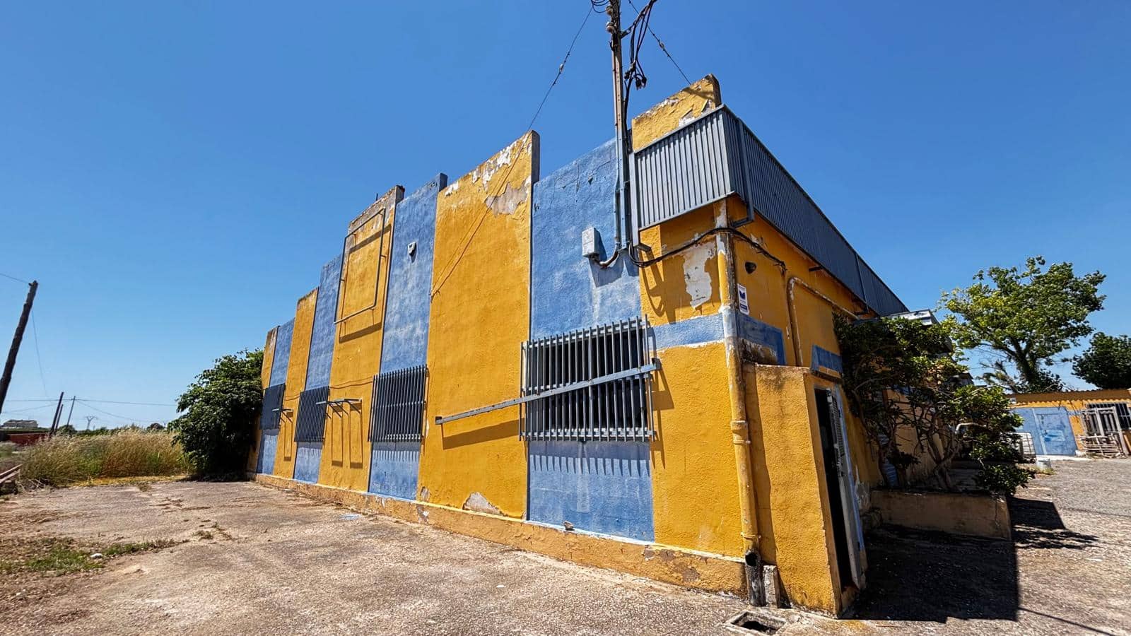 Commercial for rent in Vinaros with garage - € 700 (Ref: 9858424)