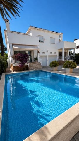 Chalet de 8 habitaciones en Vinaròs en venta con piscina garaje - 760.000 € (Ref: 9858918)