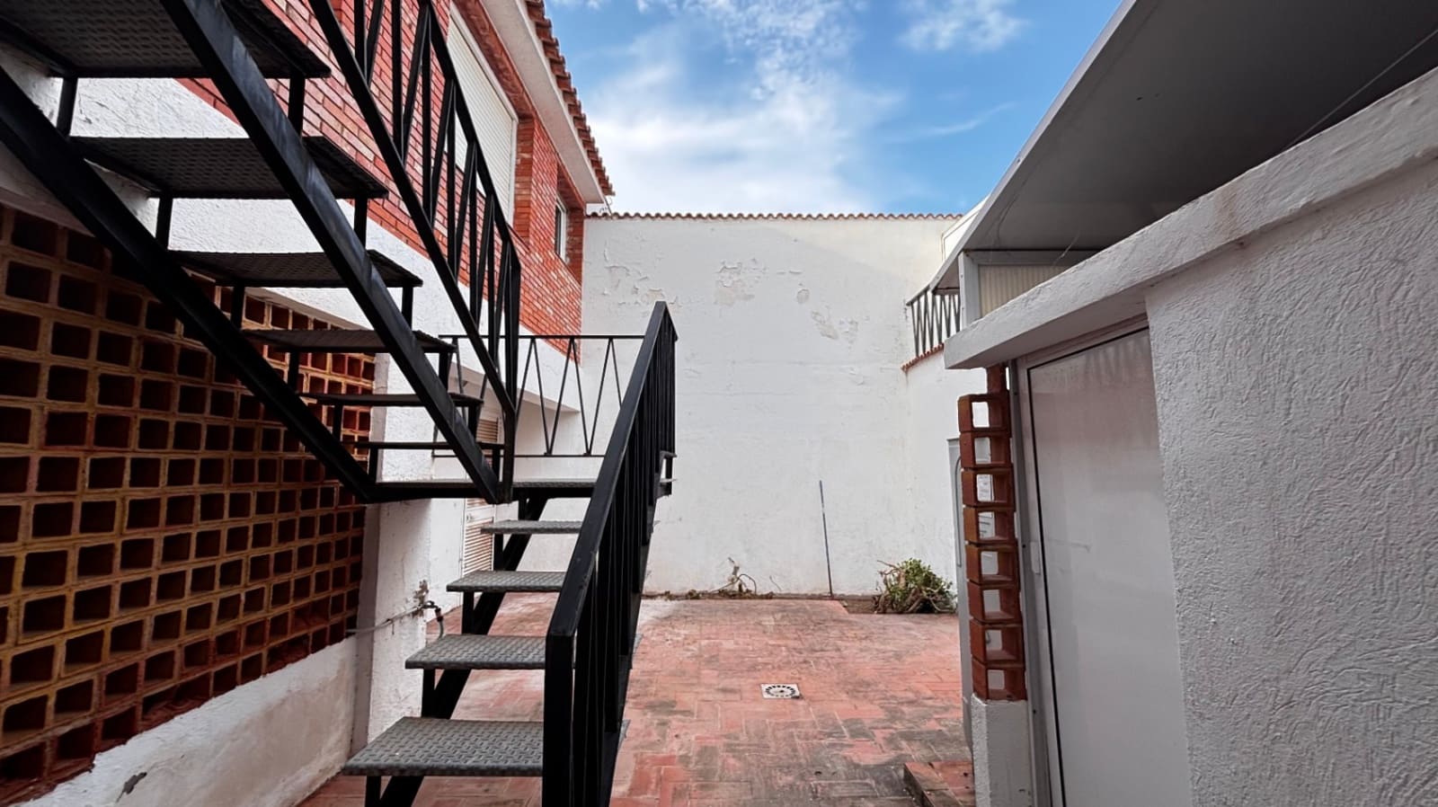 3 bedroom Terraced Villa for sale in Vinaros with garage - € 155,000 (Ref: 9863712)