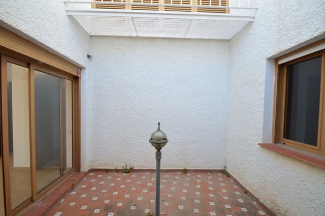 3 soverom Villa til salgs i Vinaròs med garasje - € 399 000 (Ref: 9863713)
