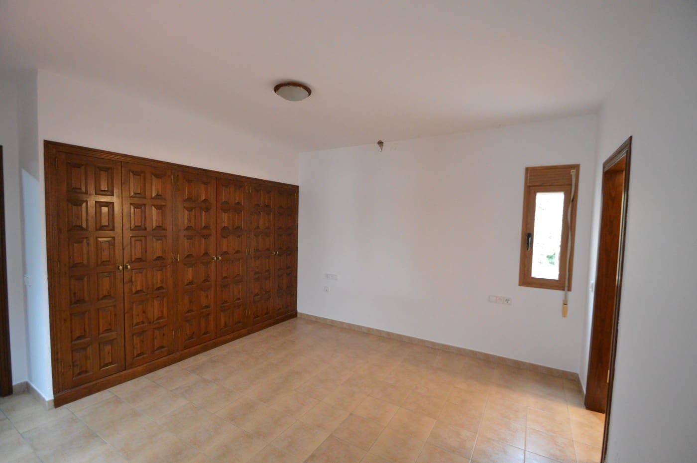 3 bedroom Villa for sale in Vinaros with garage - € 345,000 (Ref: 9863713)