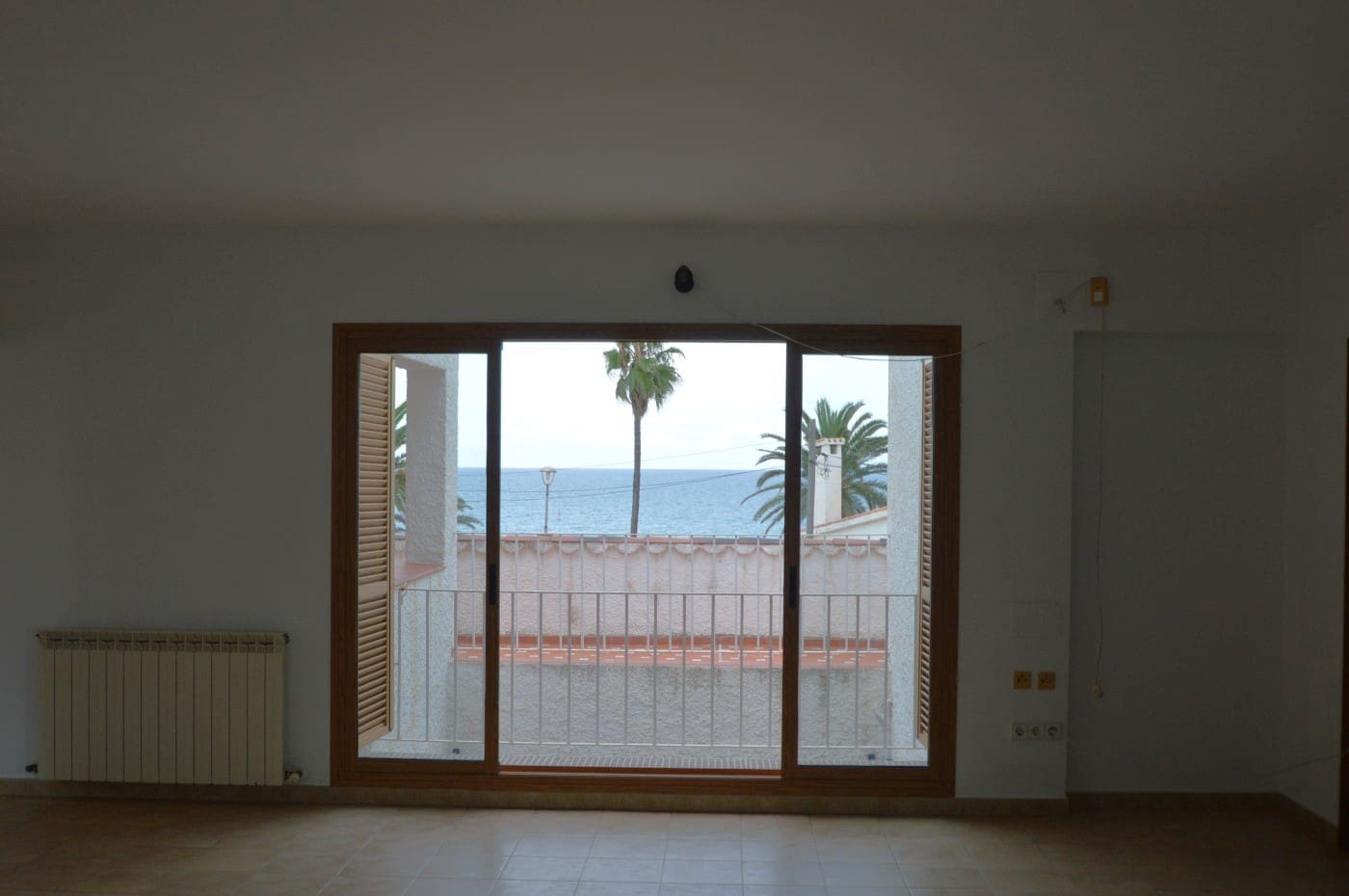 3 bedroom Villa for sale in Vinaros with garage - € 345,000 (Ref: 9863713)