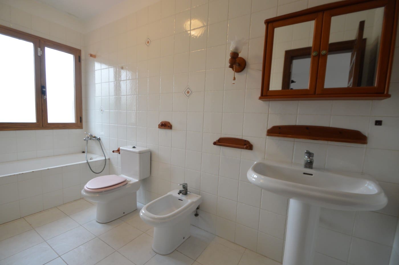 3 bedroom Villa for sale in Vinaros with garage - € 345,000 (Ref: 9863713)