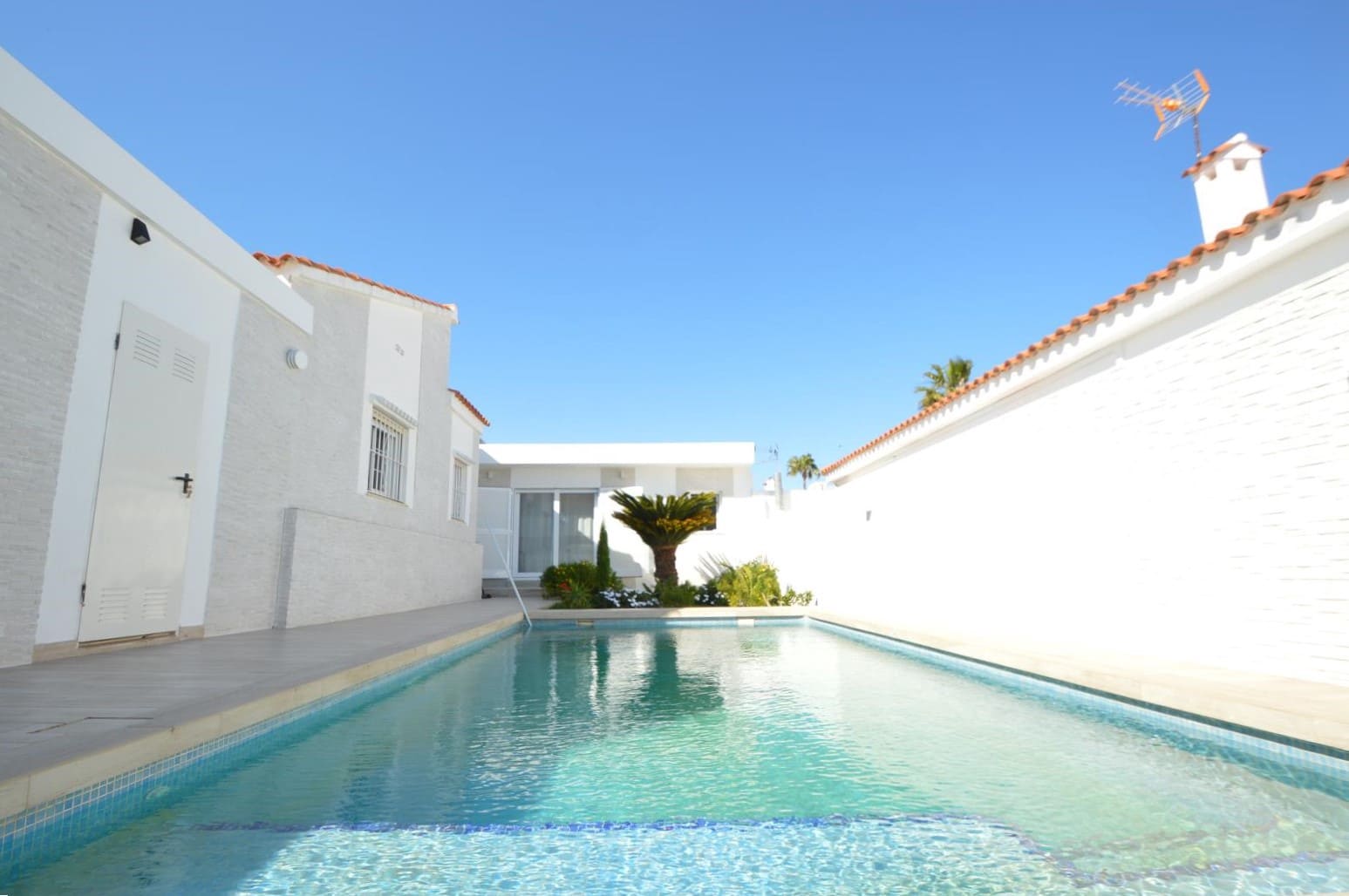 4 bedroom Villa for sale in Vinaros with pool garage - € 730,000 (Ref: 9873811)