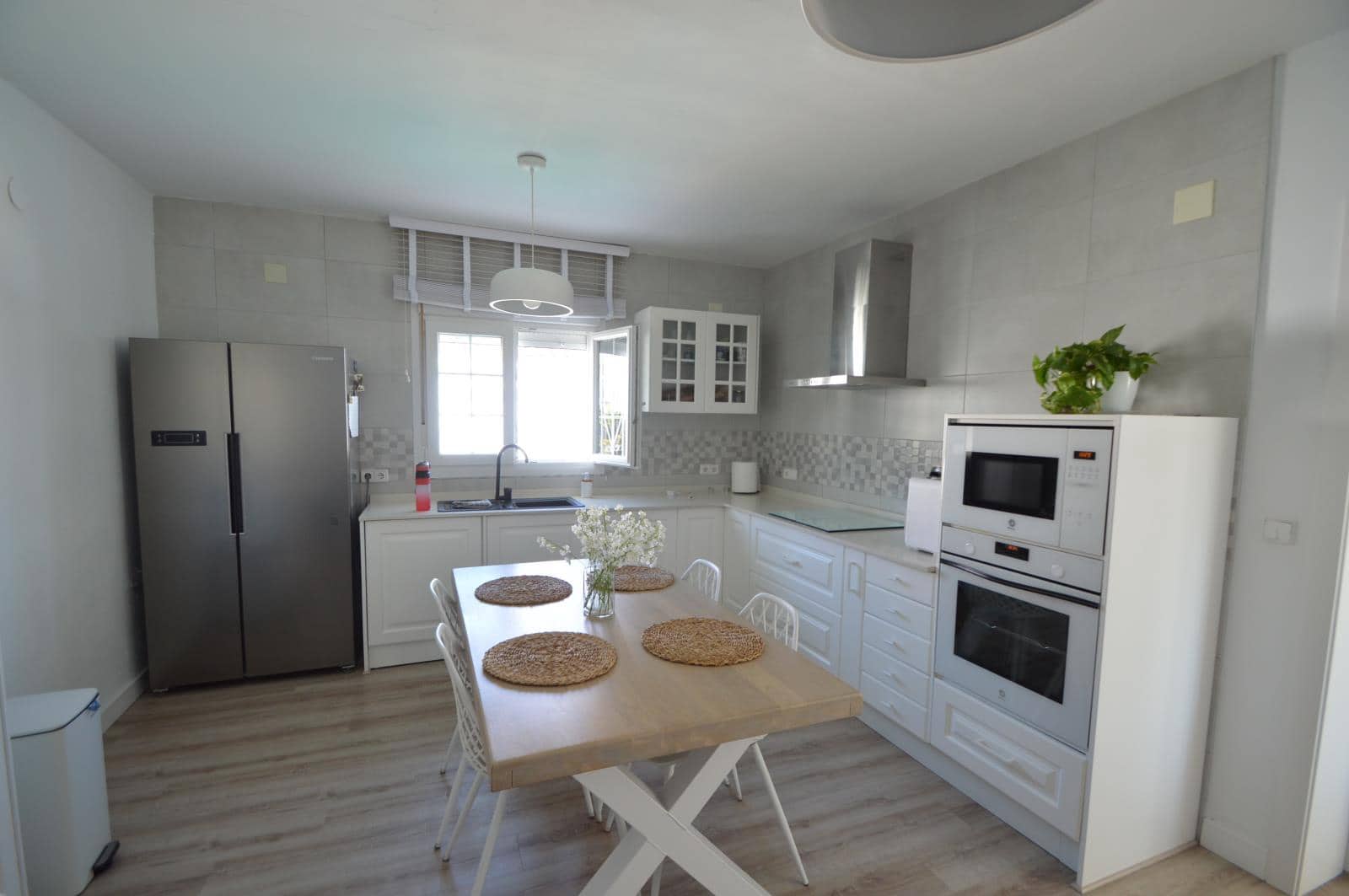 4 bedroom Villa for sale in Vinaros with pool garage - € 730,000 (Ref: 9873811)