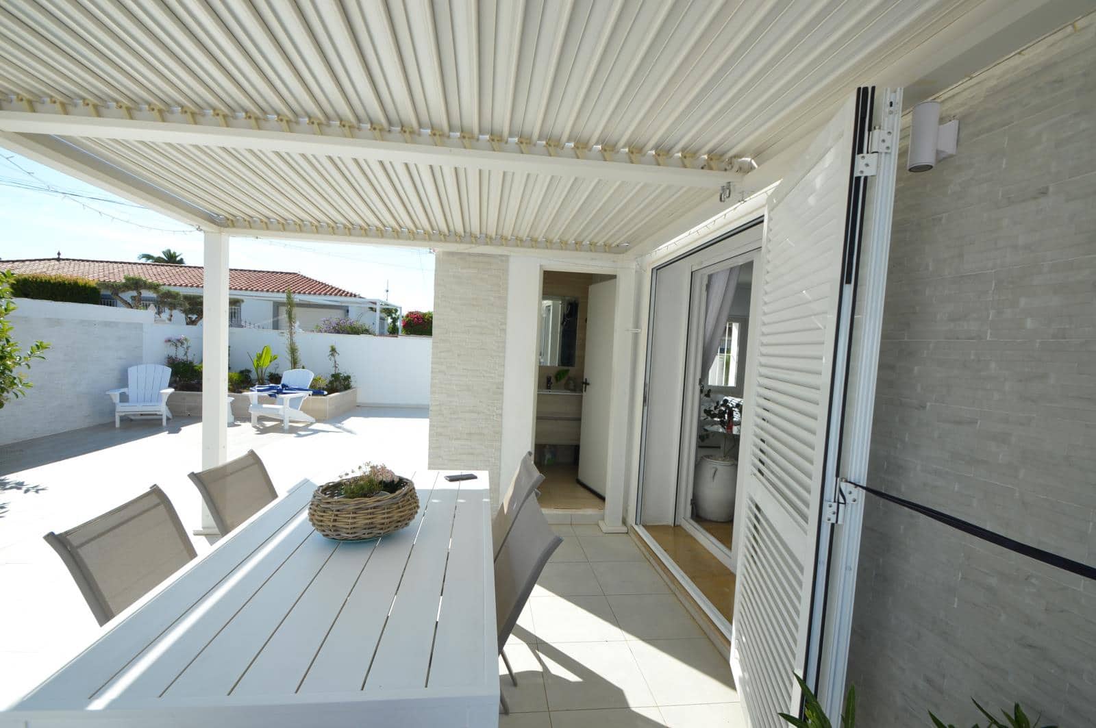 4 bedroom Villa for sale in Vinaros with pool garage - € 730,000 (Ref: 9873811)