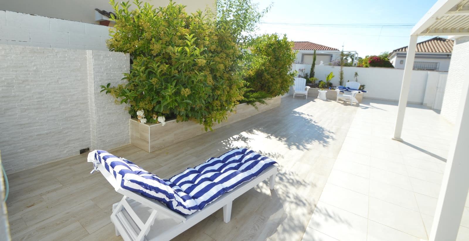 4 bedroom Villa for sale in Vinaros with pool garage - € 730,000 (Ref: 9873811)