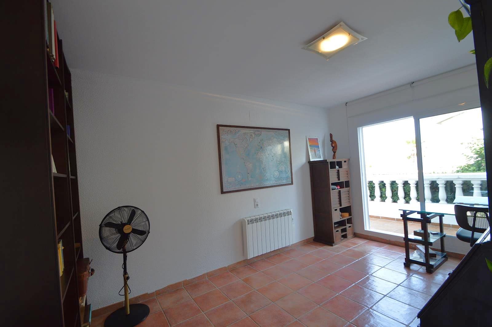 3 bedroom Villa for sale in Vinaros with pool garage - € 490,000 (Ref: 9891044)