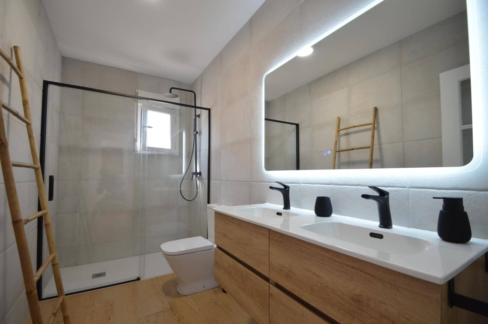 3 bedroom Villa for sale in Vinaros with pool garage - € 490,000 (Ref: 9891044)