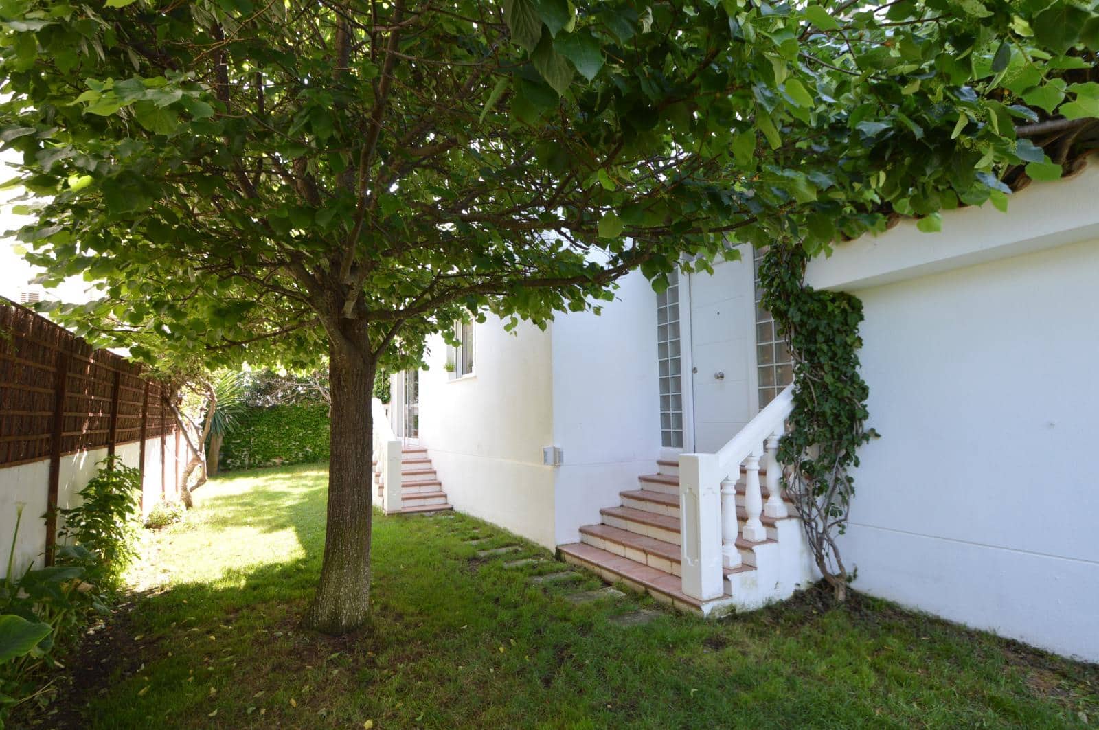 3 bedroom Villa for sale in Vinaros with pool garage - € 490,000 (Ref: 9891044)