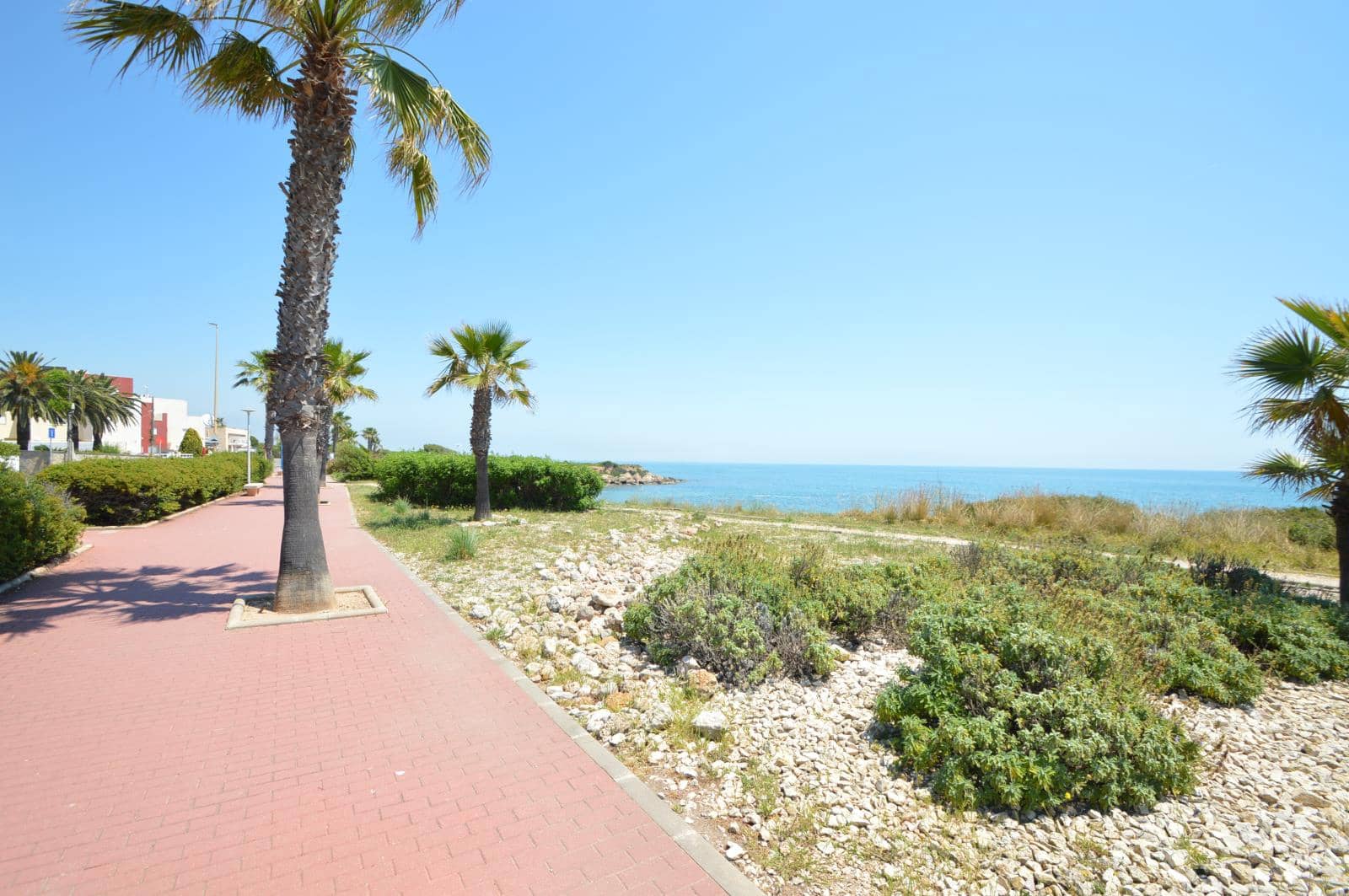 3 bedroom Villa for sale in Vinaros with pool garage - € 490,000 (Ref: 9891044)