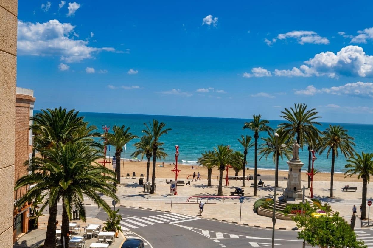 4 bedroom Flat for sale in Vinaros - € 300,000 (Ref: 9905051)