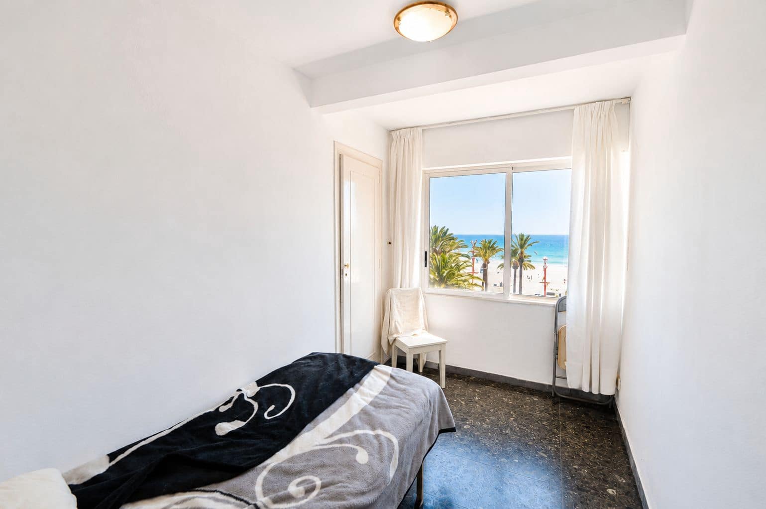 4 bedroom Flat for sale in Vinaros - € 300,000 (Ref: 9905051)