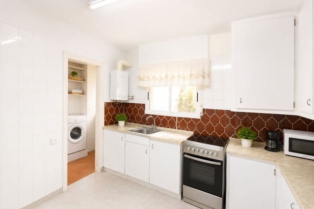 4 bedroom Flat for sale in Vinaròs - € 300,000 (Ref: 9905051)