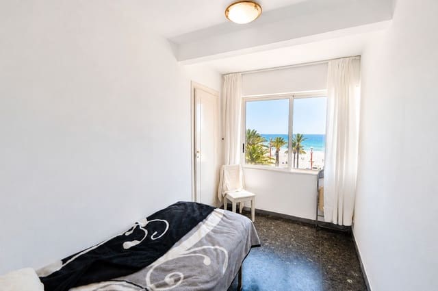 4 bedroom Flat for sale in Vinaròs - € 300,000 (Ref: 9905051)