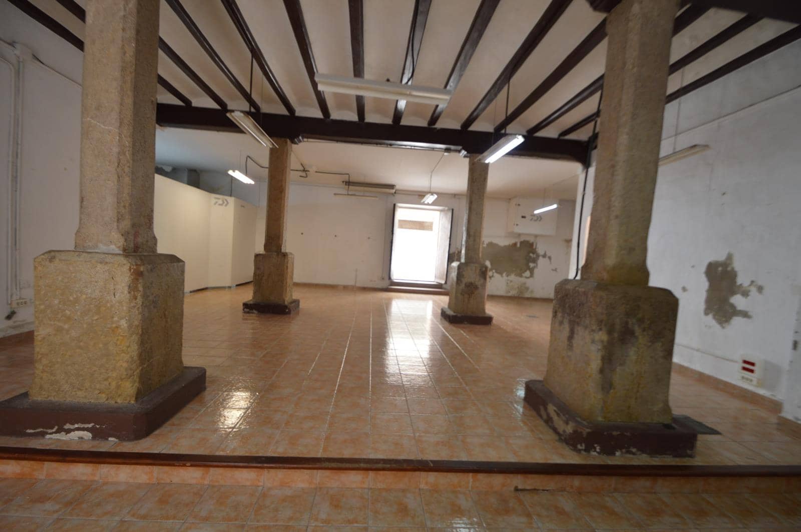 Comercial para arrendar em Vinaros - 600 € (Ref: 9921474)