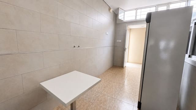 Comercial para arrendar em Vinaròs - 600 € (Ref: 9936836)
