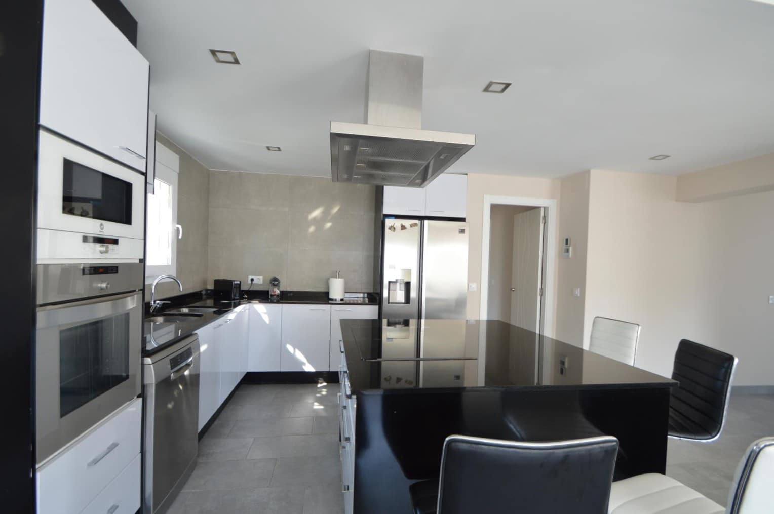 3 slaapkamer Villa te koop in Vinaros met zwembad - € 520.000 (Ref: 9948345)