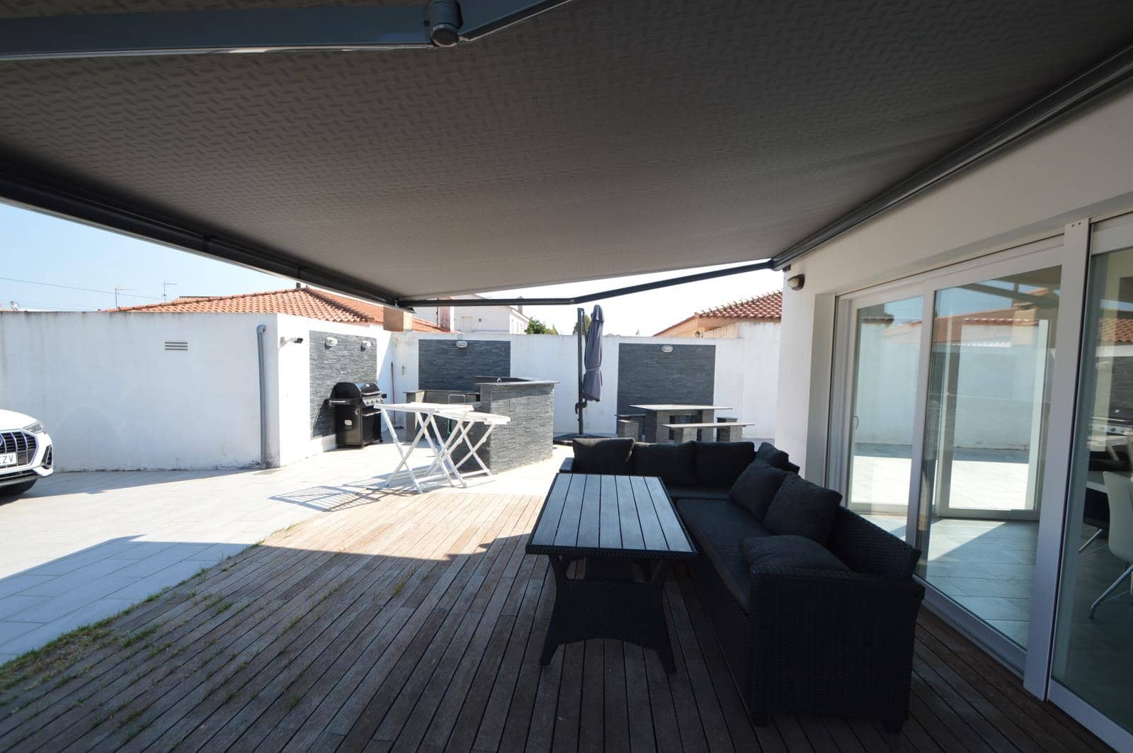 3 slaapkamer Villa te koop in Vinaros met zwembad - € 520.000 (Ref: 9948345)
