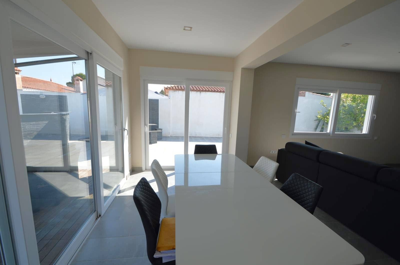 3 slaapkamer Villa te koop in Vinaros met zwembad - € 520.000 (Ref: 9948345)