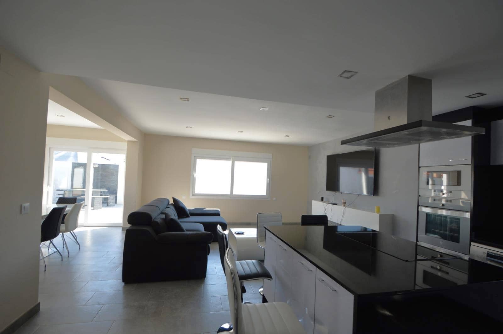 3 slaapkamer Villa te koop in Vinaros met zwembad - € 520.000 (Ref: 9948345)