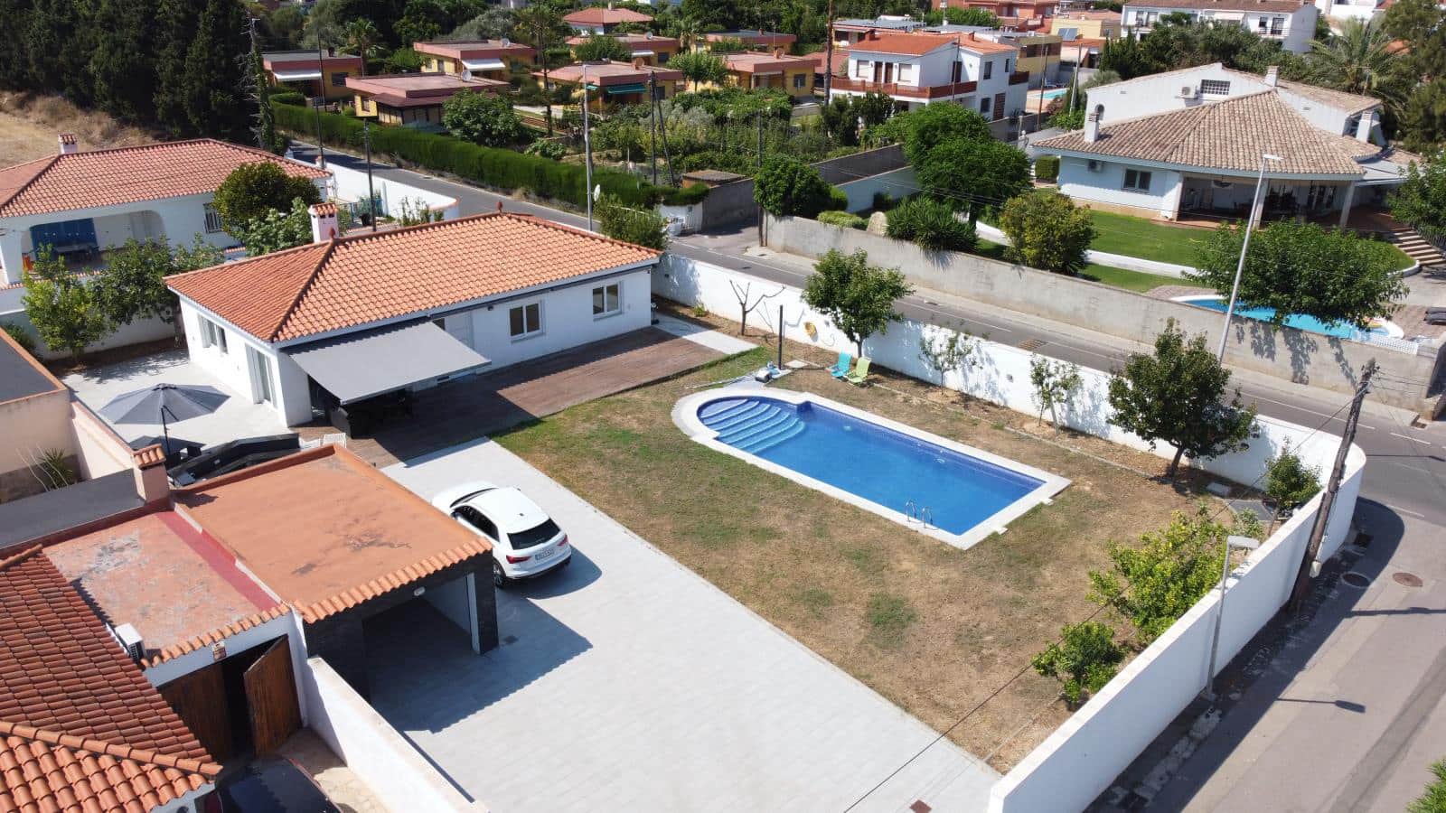 3 slaapkamer Villa te koop in Vinaros met zwembad - € 520.000 (Ref: 9948345)